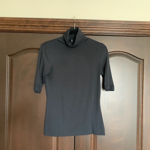 Cassis Dark Grey Turtleneck Size Small